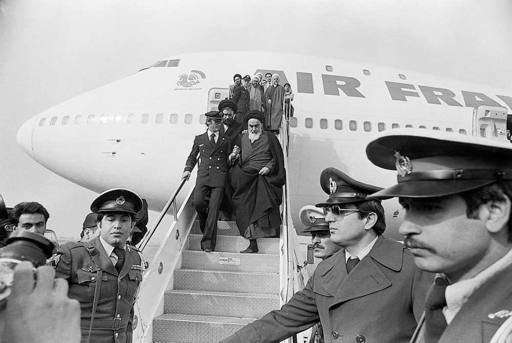 25 EYLÜL 2022 CUMHURİYET PAZAR BULMACASI SAYI : 1903 Ayatollah_Khomeini_Stepping_Down